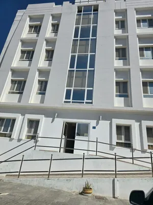 شقة للايجار في العذيبة بجانب إنزا هوم - Apartment for Rent in Al Azaiba