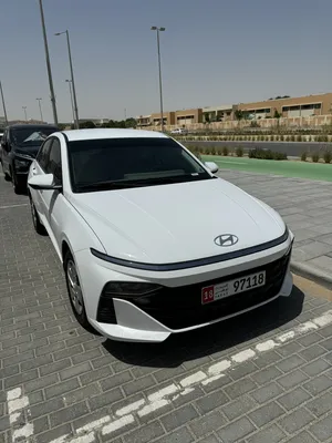 Sedan Hyundai in Abu Dhabi