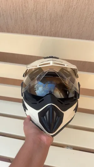 خوذه مب ملبوسه غير مره بس للبيع حط سعرك شله