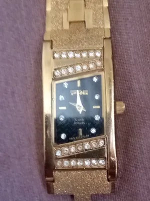 ساعه نسائية سويسريه ماركه اصلية مطليه ذهب عيار 18 حجم صغير