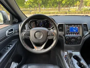 Jeep Grand Cherokee Limited (V8 5.7 L-2018) Urgent Sale Excellent Condition