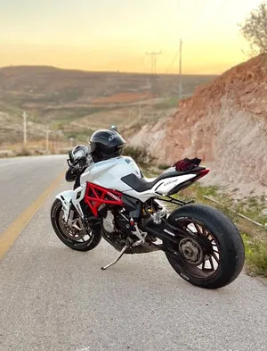 Mv agusta dragster 800rr