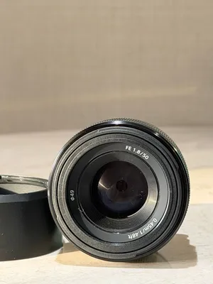 عدسه Sony FE 50mm f/1.8 مستعمله شي بسيط كل الجديده