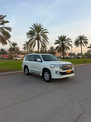 Used Toyota Land Cruiser in Muscat