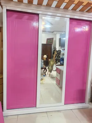 غرفة نوم شبابي  سرير واحد  بحاله ممتازه خشب لاتيه وزان بالكامل