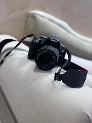 للبيع كاميرا كانون 650D نظيفة جداً