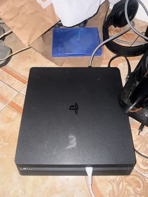 للبيع بلاستيشن 4