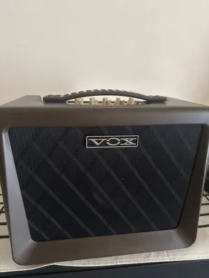 سماعة vox البريطانية