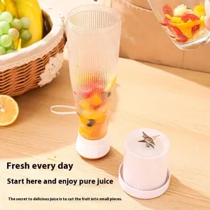 Pink Manual Pepper & Spice Grinder – Elegant Kitchen Seasoning Mill