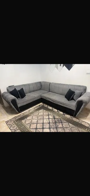 كورنر وطاولة وسط وسيرفس شبه جديد