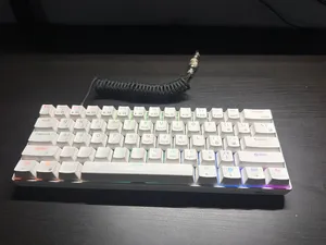 كيبورد مناسب جدا لل gaming و نظيف و حالته ممتازه