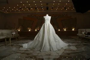 فستان زفاف للبيع / للايجار