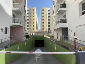 90 m2 2 Bedrooms Apartments for Rent in Muscat Al-Hail