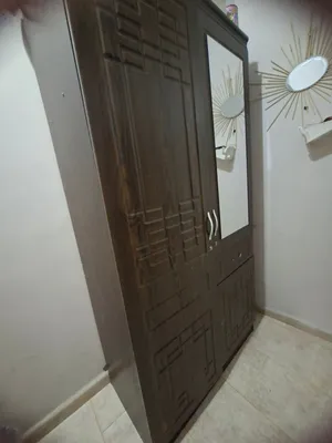 خزانة شباب خشب