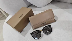 نظارة شمسية نسائية من ماركة بربري (Burberry) أصلية