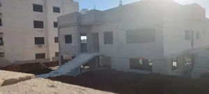 ارض ومنزل مميز للبيع ، المقابلين