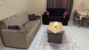للايجار شقه غرفتين وحمامين وصاله ومطبخ