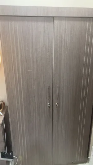 كبت ملابس شبه جديد