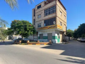 مبنئ تجاري للبيع طريق الخدمات سوق الجمعة  الموقع حيوي مميز وبسعر مناسب