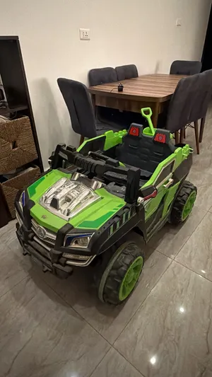 سيارة اطفال بحالة ممتازة