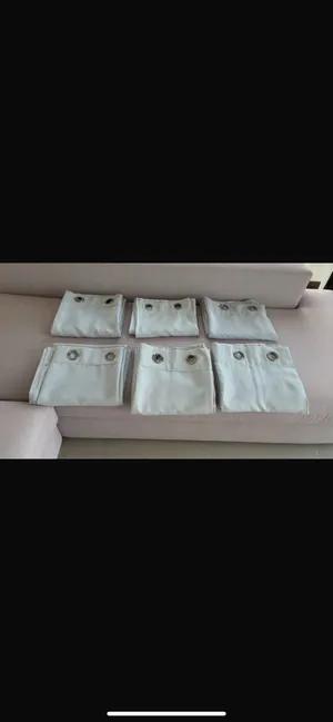 ستائر رمادي فاتح