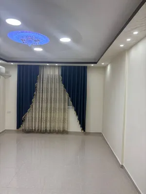 شقة جديدة للبيع موقع مميز