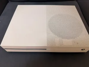 Xbox one s Used No Controller