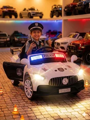سيارة شرطة مرسيدس كهربائية للأطفال مع اضاءات وفلاش وجهاز لاسلكي وبسعر جميل جداً