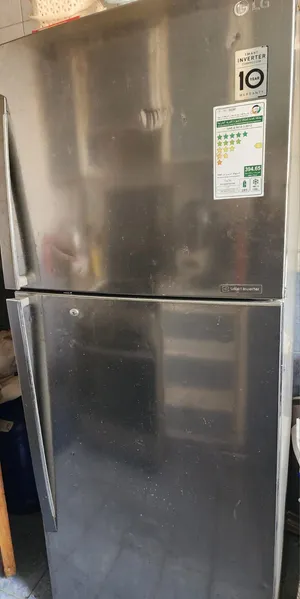 للبيع ثلاجة LG بحالة جيدة جداً