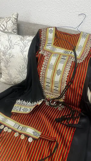 لبس مثل صوري مناسب لحفلات الخطوبه التقليديه وللاعياد بها حبل واكسسوار الشعر جدا جميله وانيقه باللبس