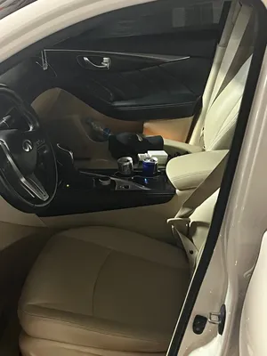 Infinity Q50 2019 usa space
