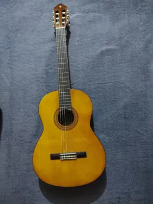 غيتار كلاسيك ياماها C40