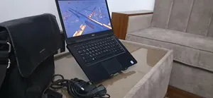 DELL لابتوب مستعمل نضيف مع شنطة، ومسند