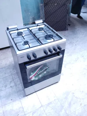 نبيع طباخ 4 شعله مقاس 60 في 60 الفرن بحاله الوكاله