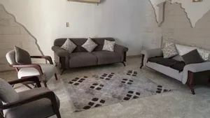 طقم كنب/أنتريه مودرن 4 قطع بحالة ممتازة وخشب زان