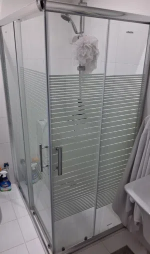 شاور بوكس (Shower Box ) من العربية بحالة ممتازة
