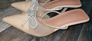 حذاء كعب سايزات بين 36 و 37