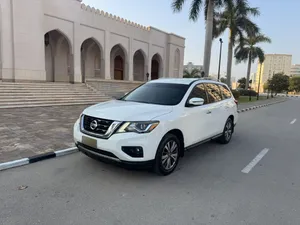 Used Nissan Pathfinder in Dhofar