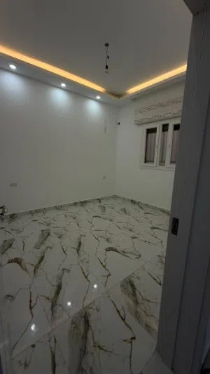شقة ارضية للإيجار السنوي