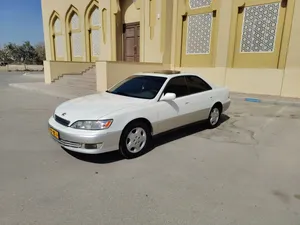 لكزس ES300 موديل 2000 المستخدم الثاني