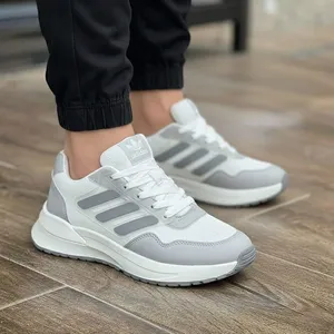 كوتشي adidas للبيع (اسود - رصاصي- ابيض)