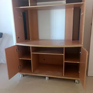 مكتبة تلفزيون مع ارفف