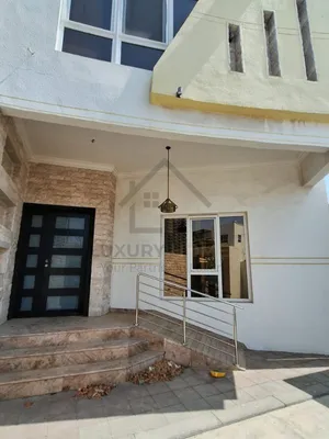 5 Bedroom Villa For Rent in Mawaleh - فيلا من 5 غرف نوم للإيجار في الموالح