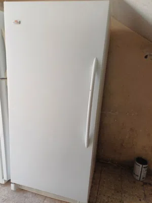 للبيع فريزر حالة ممتازه 4 رف