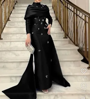 اي فستان ب25 دينار الواحد