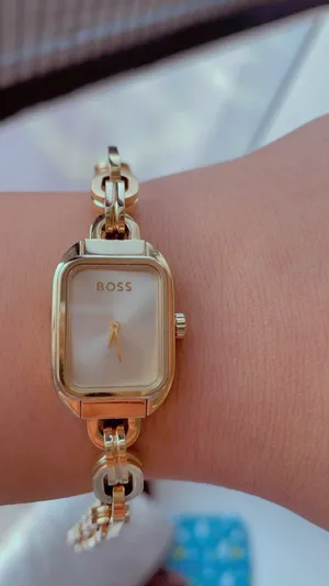 ساعة فاخرة وانيقة (( Boss ))