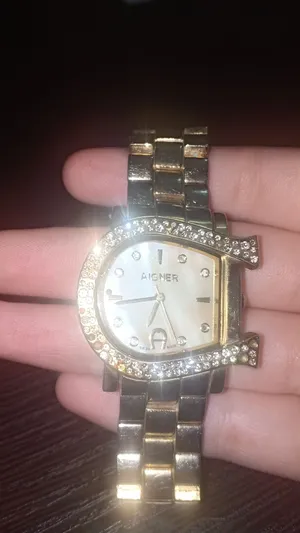 ساعة آغنر فيرونا (Aigner Verona) نسائية أصلية - بحاجة لصيانة بسيطة وبسعر مناسب