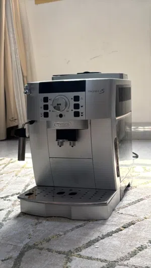 ماكينة قهوة ديلونجي ماجنيفا s