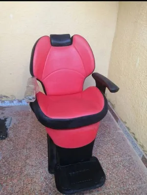 للبيع مستلزمات كوافير بحالة ممتازة