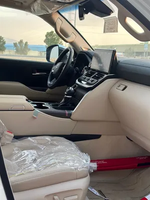 Used Toyota Land Cruiser in Abu Dhabi